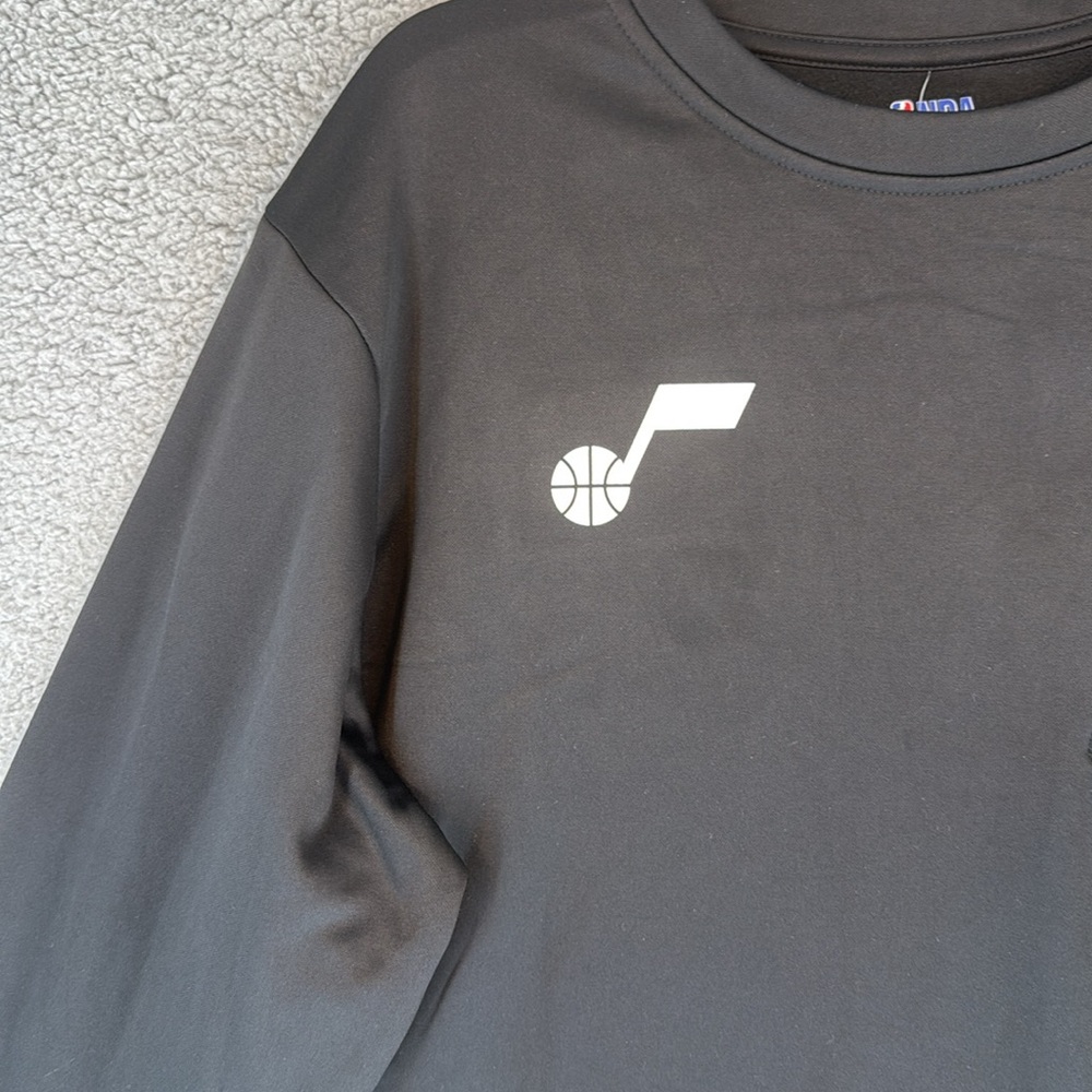 Utah Jazz NBA Black & White Long Sleeve crew neck Men's XL sweater pullover - Picture 4 of 13
